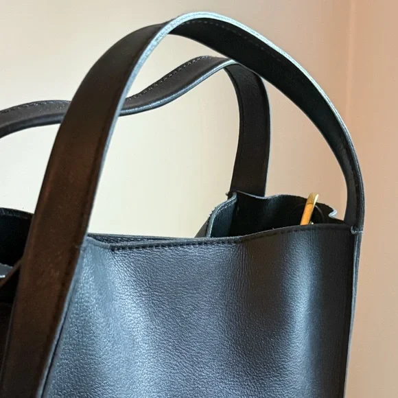 EUC Madewell Black Soft Leather Crossbody - Picture 3 of 3